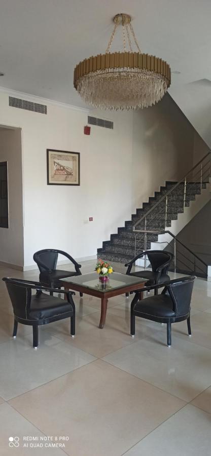 Hotel Chaupal By Casa Bella Гургаон Екстериор снимка