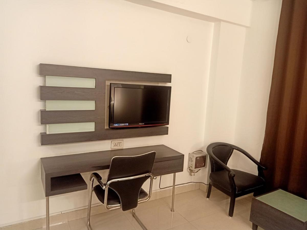 Hotel Chaupal By Casa Bella Гургаон Екстериор снимка