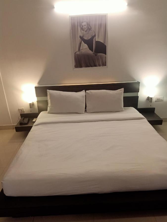 Hotel Chaupal By Casa Bella Гургаон Екстериор снимка