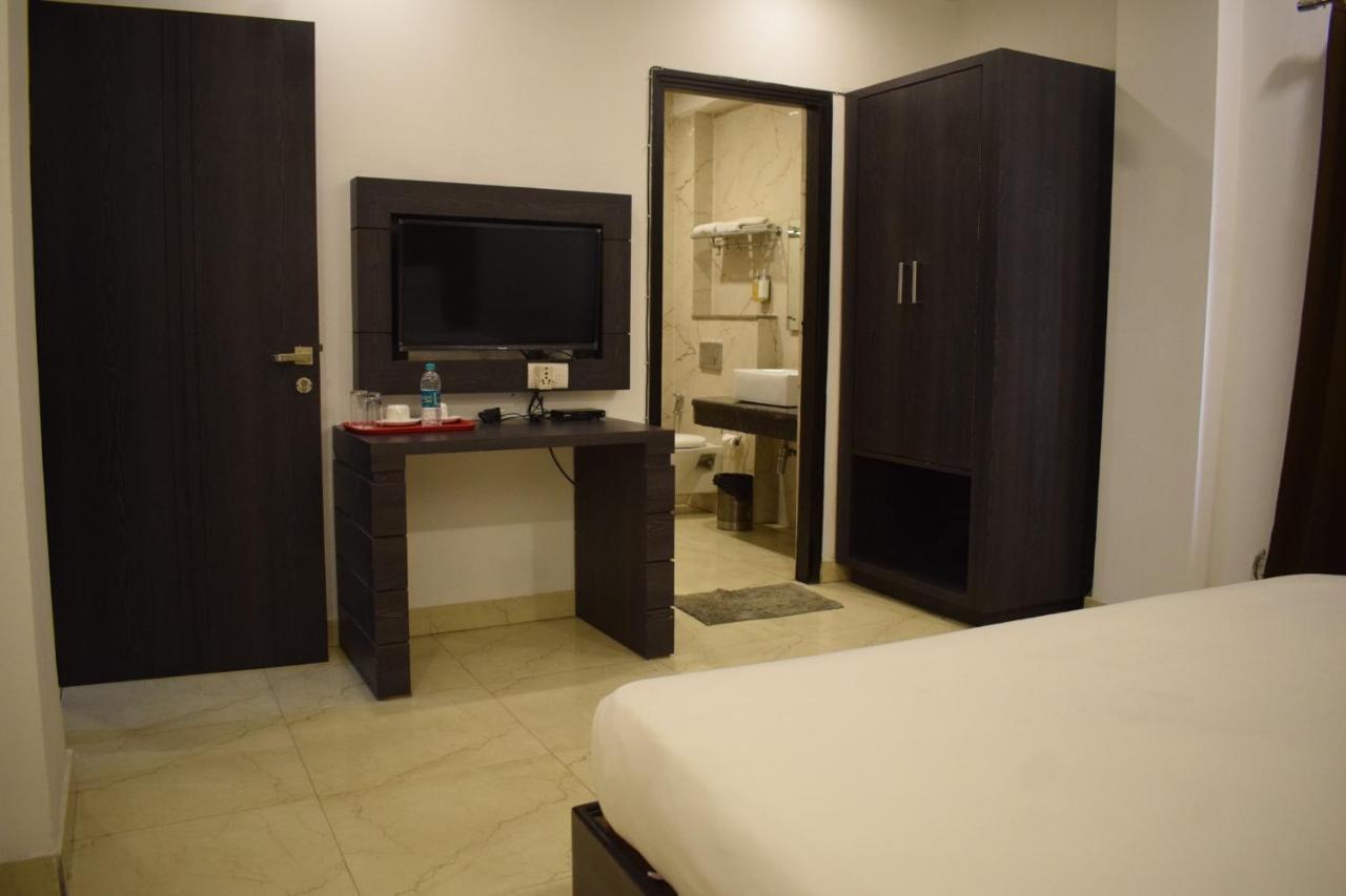Hotel Chaupal By Casa Bella Гургаон Екстериор снимка