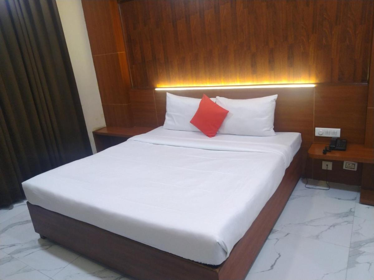 Hotel Chaupal By Casa Bella Гургаон Екстериор снимка