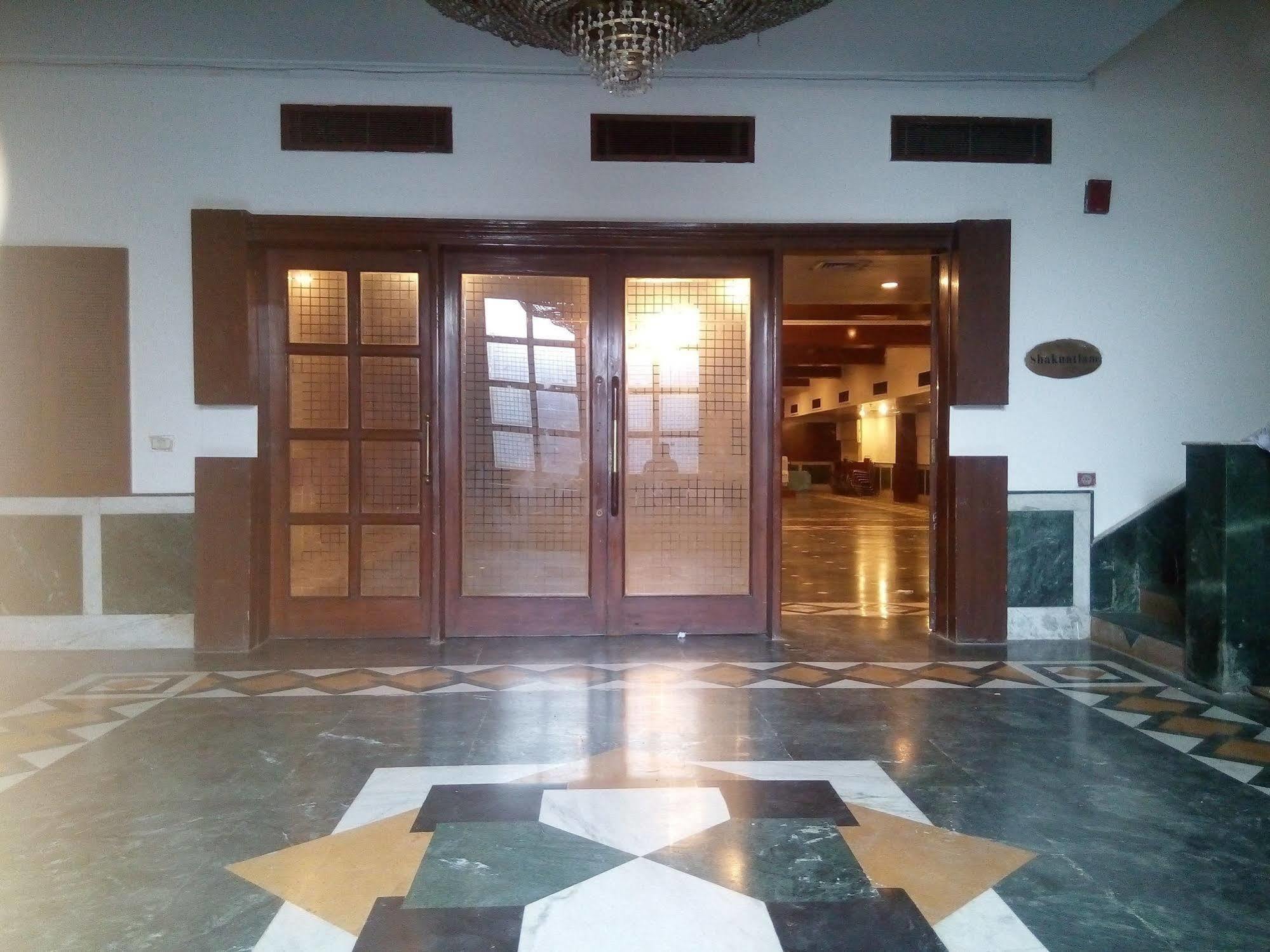 Hotel Chaupal By Casa Bella Гургаон Екстериор снимка